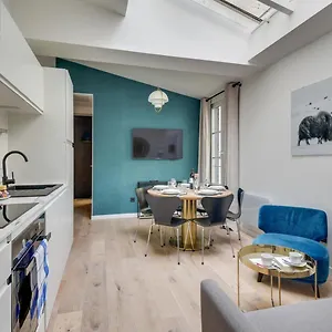 141 Klein - Superbe A Paris. Paris